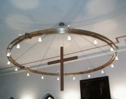Ringleuchter in der Christuskirche Illertissen